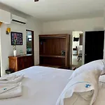 Pelicano Inn Playa del Carmen - Beachfront Hotel